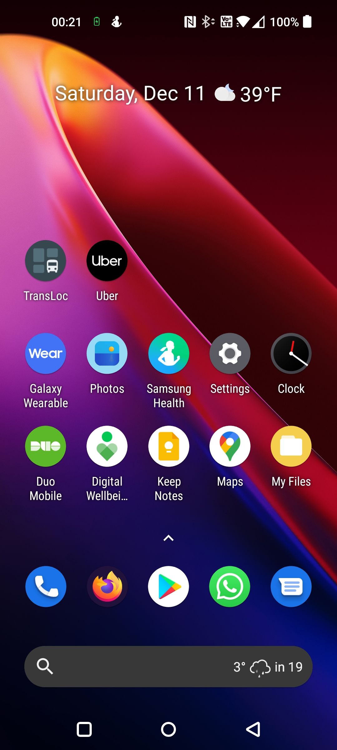 Another newer screenshot of Nova Launcher's home screen, which contains circular app icons, as well as a search bar at the bottom. It also displays a simpler Google widget, which mentions the date being 11th of December as well as weather temperature being at 39℉. The weekday displayed is Saturday.